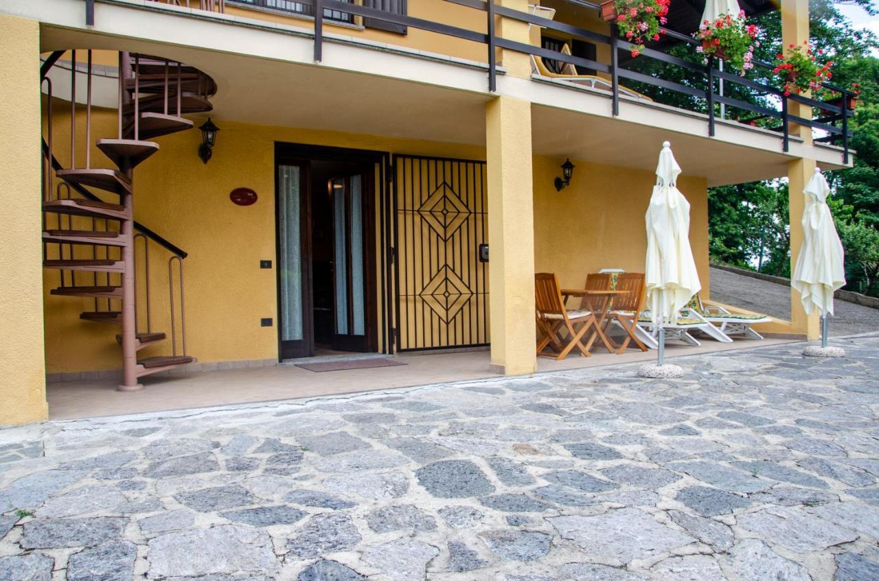Family Gb - Dimora Fiorita Villa Armeno Ngoại thất bức ảnh