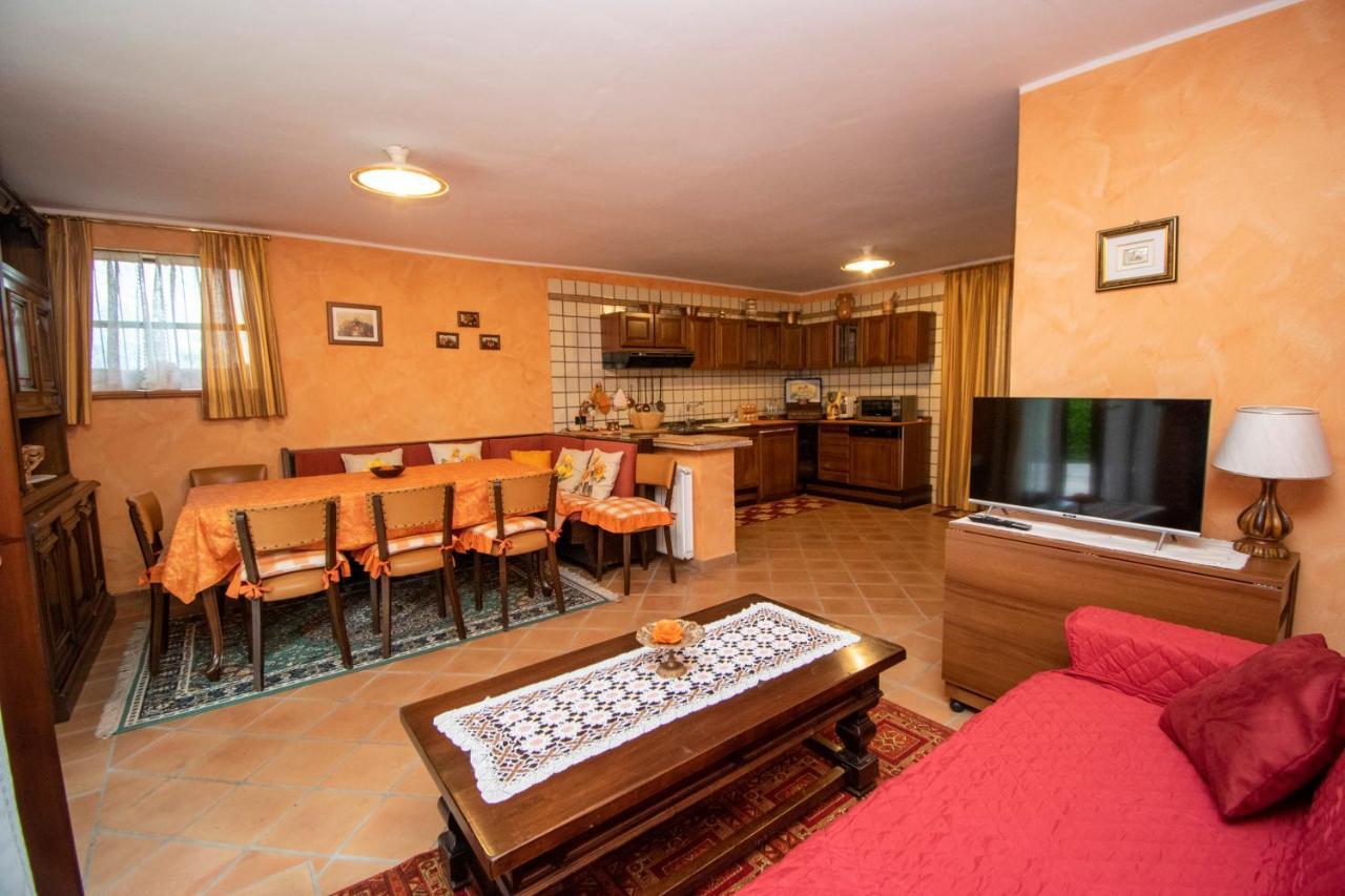 Family Gb - Dimora Fiorita Villa Armeno Ngoại thất bức ảnh